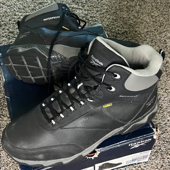 Men's Waterproof Athletic Work Boot - Black with Grey Trim - Picture 3 of 3